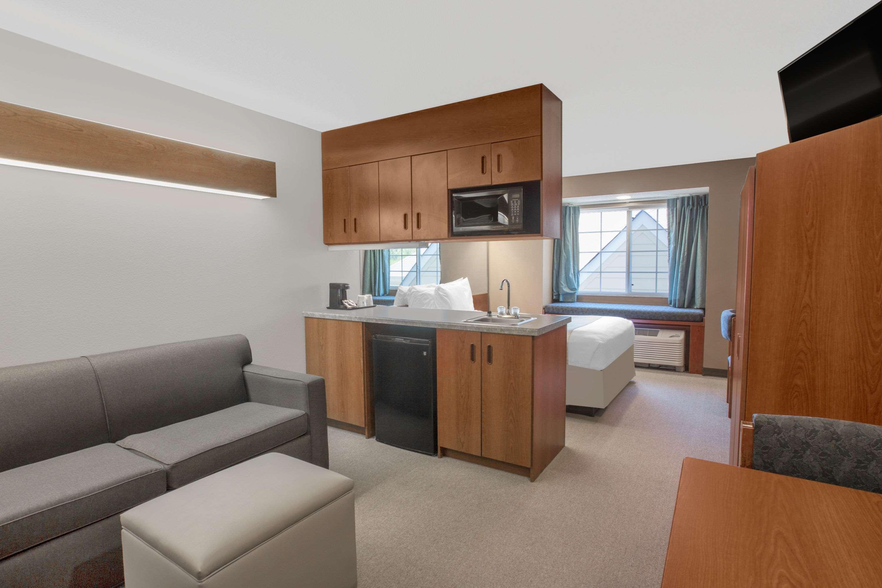 Microtel Inn & Suites By Wyndham Gardendale Exteriör bild